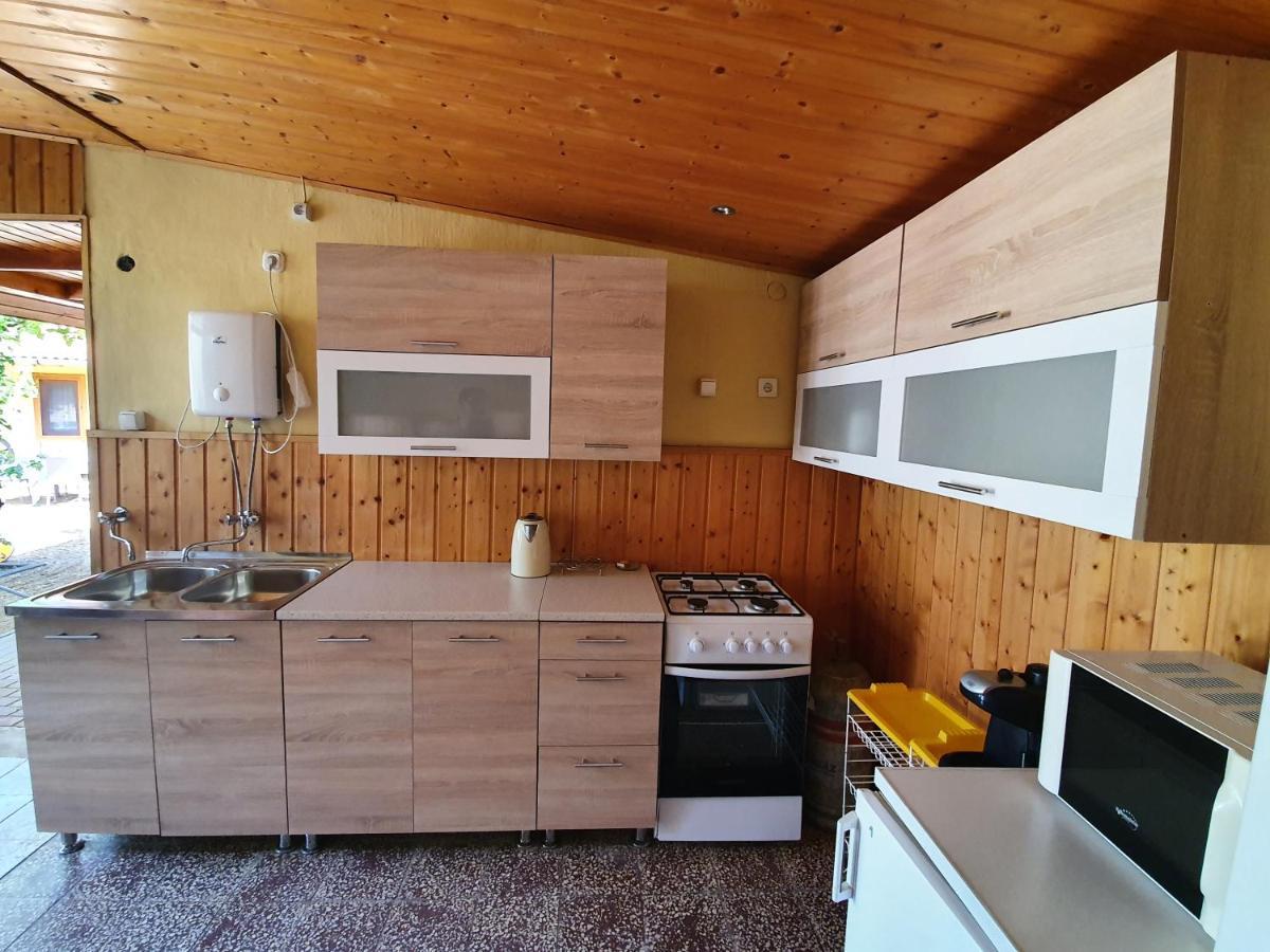 Muskatlis Haz Apartment Balatonlelle Exterior photo