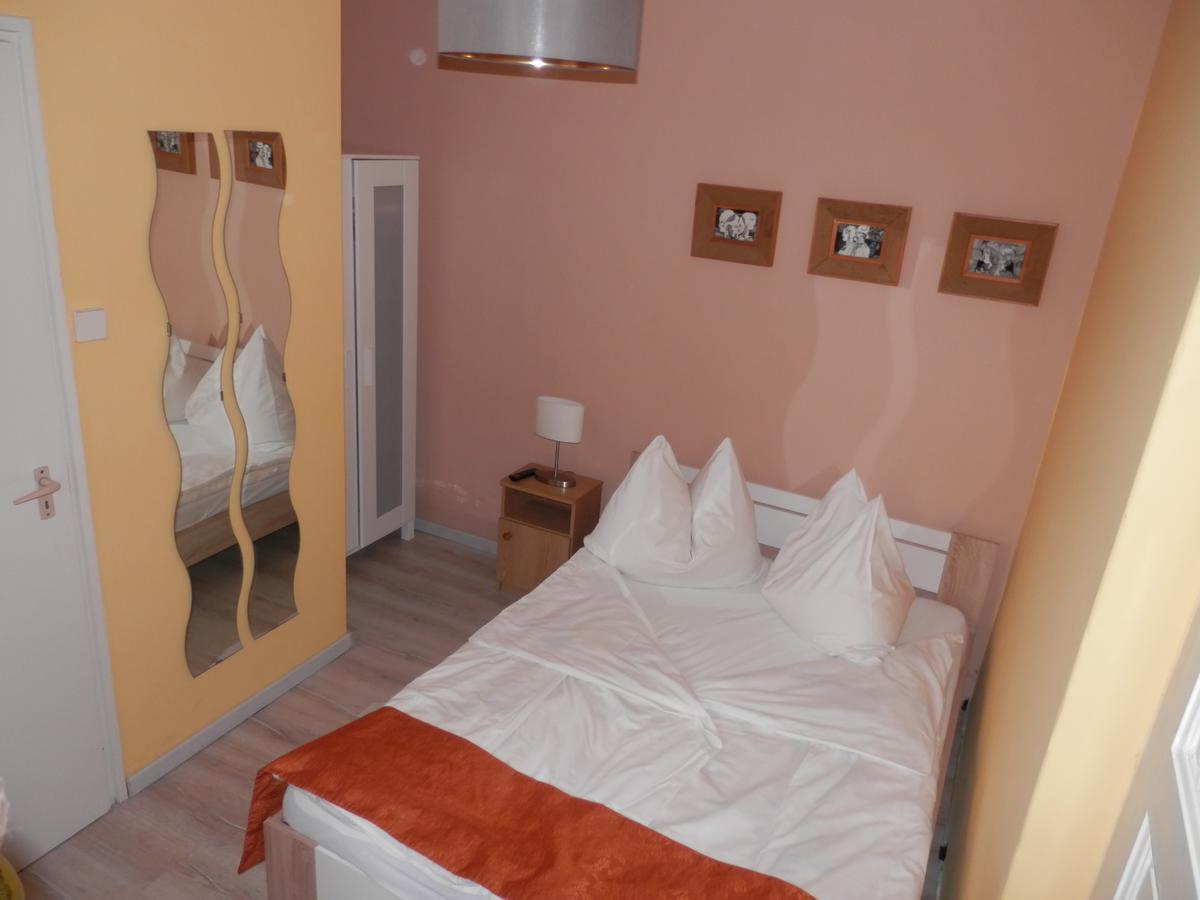 Muskatlis Haz Apartment Balatonlelle Exterior photo