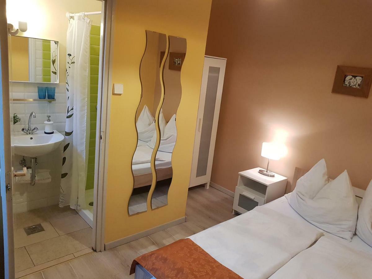 Muskatlis Haz Apartment Balatonlelle Exterior photo